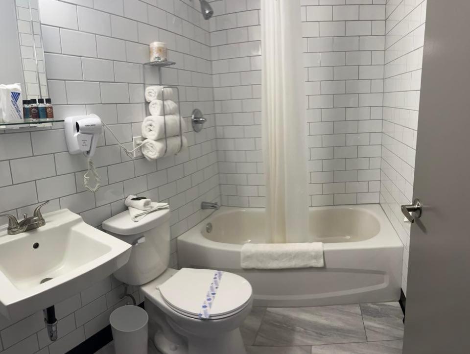 Acadian Hotel Stephenville Dış mekan fotoğraf